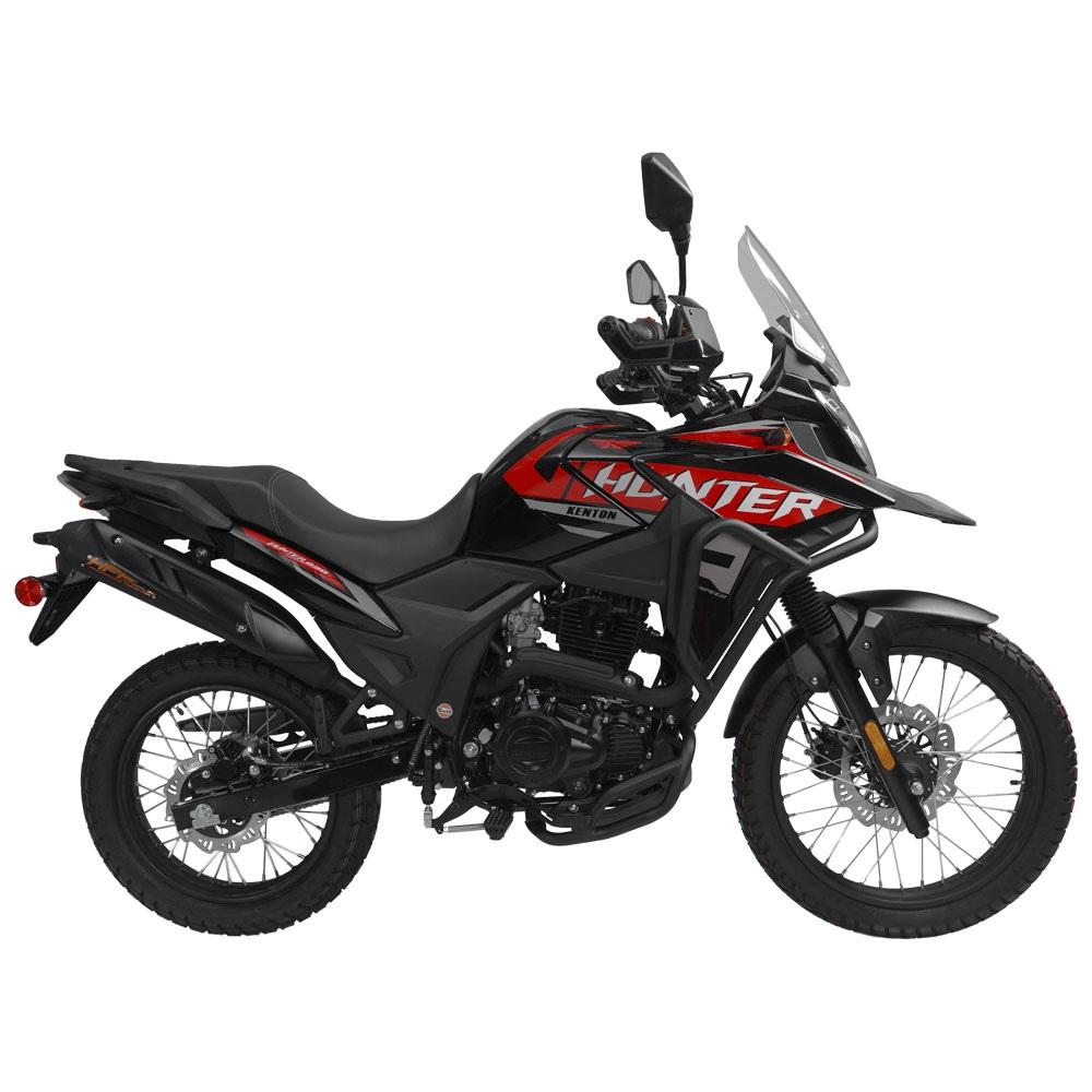 ¡Hunter 230! Dominá el camino, sin pedir permiso.Cuando el destino te llama, la Hunter 230 responde con fuerza. Su motor de 230 cc, 16 HP y 18 Nm de torque, junto a su caja de sexta, te dan el poder y la agilidad para conquistar cualquier ruta, sin importar lo que se cruce en tu camino.La potencia se traduce en control gracias a su cubierta trasera de 120 mm, que te brinda tracción y estabilidad en todo terreno. Y cuando el escape Hyperflow ruge, sabés que no estás pasando desapercibido: estás marcando presencia.Pensada para los que no se detienen, la Hunter te acompaña con un asiento de dos niveles, suspensión monoshock trasera y un parabrisas alto que protege tu viaje. Su tanque de 16 litros te lleva más lejos, sin mirar atrás.La protección está en su ADN: carenaje robusto, protector de cárter y cubre puños que cuidan tanto la máquina como al piloto. Porque la aventura no siempre avisa.Y en tecnología, no se queda atrás: iluminación FULL LED 360°, cargador USB para mantenerte conectado, y un velocímetro digital a color que te mantiene informado en todos los terrenos.

Marca: KENTON
Tipo de Producto: MOTOCICLETA
Tipo de Motor: MONOCILÍNDRICO, 4 TIEMPOS. REFRIGERACIÓN POR AIRE
Tipo de cambio en caja: MANUAL
Alimentación: CARBURADOR
Neumático Delantero: 90/90-17
Neumático Trasero: 120/80-17
Tipo de Moto: TRAIL
Cilindrada: 230 CC
Altura de Asiento: 820 MM
Freno delantero: DISCO
Freno trasero: DISCO
Potencia: 16 HP, 7500 RPM
Volumen Tanque de Combustible: 16 LITROS
Volumen Tanque de Aceite: 1.2 LITROS
Tipo de Combustible: NAFTA
Sistema de arranque: ELÉCTRICO
Ancho: 945 MM
Largo: 2140 MM
Altura: 1325 MM